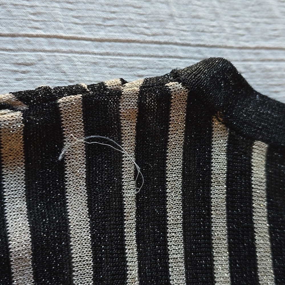 Shelley M Metallic Stripe Crop Wrap Top Size S - Picture 15 of 16